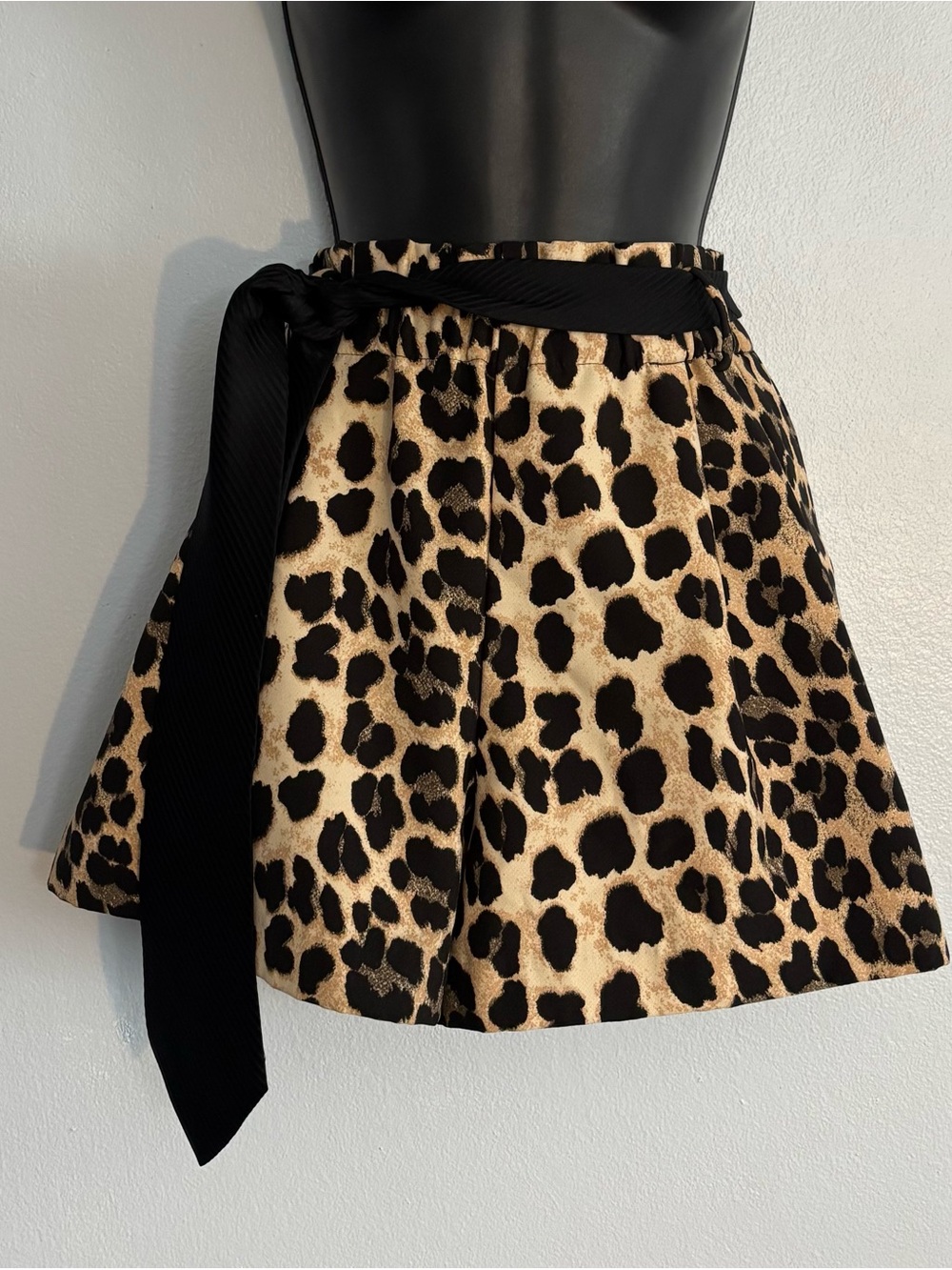 Zara Leopard Print skort with pockets